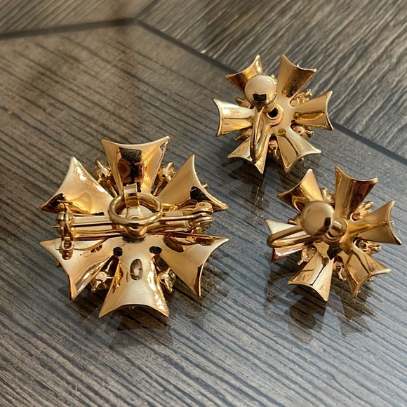 Vintage Clear Rhinestone Maltese Style Cross Pendant Pin Matching Clip Earrings - Picture 3 of 16